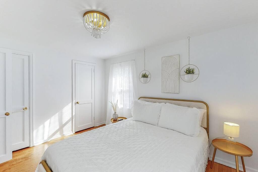 End Zone Escape-Light And Bright Hof Village Home كانتون المظهر الخارجي الصورة