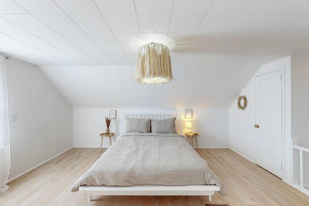 End Zone Escape-Light And Bright Hof Village Home كانتون المظهر الخارجي الصورة